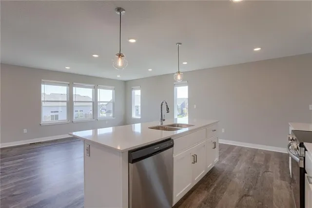 $2,600 | 3735 Southwest Knoxville Court, Lee's Summit, MO 64082