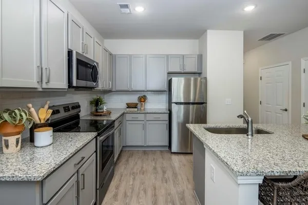 $1,723 | 245 Fox Run Drive, Unit MINT, Brunswick, GA 31525