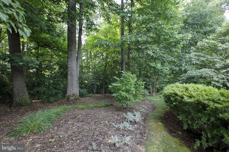 1112 Round Pebble Lane Reston, VA 20194 - Photo 11 of 26 Exterior (General)