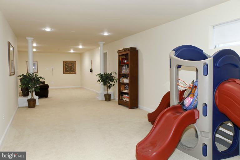 1112 Round Pebble Lane Reston, VA 20194 - Photo 19 of 26 Basement