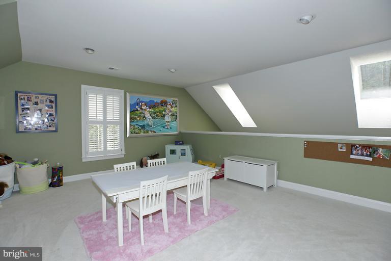 1112 Round Pebble Lane Reston, VA 20194 - Photo 5 of 26 Interior (General)