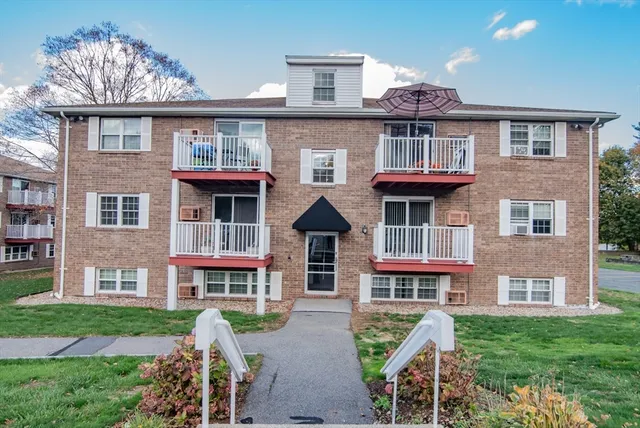 $319,900 | 1 Brown Avenue, Unit 137, Amesbury, MA 01913