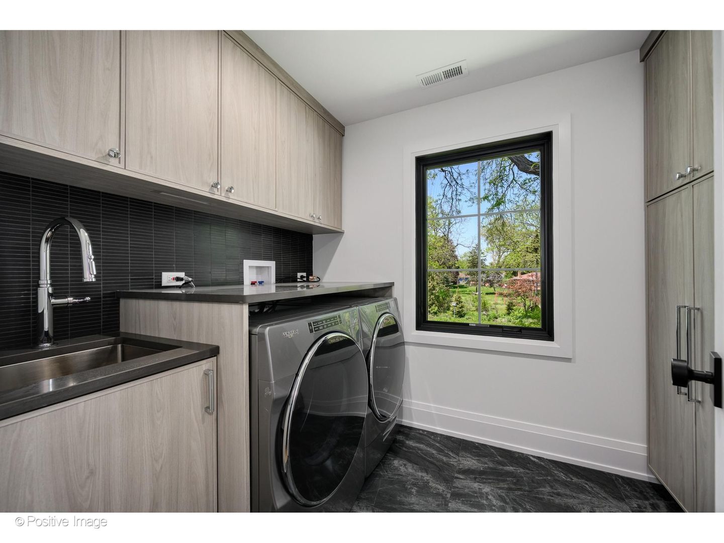 1851 Oakwood Road Northbrook, IL 60062 - Photo 34 of 56
