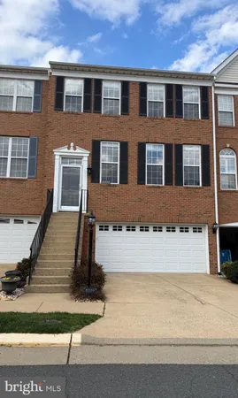 $749,999 | 21555 Trowbridge Square, Ashburn, VA 20147