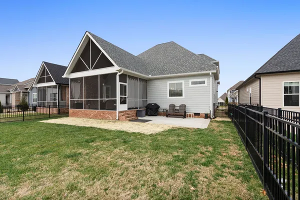 $649,900 | 60 Lake Life Court, Winchester, TN 37398