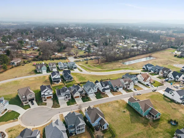 $649,900 | 60 Lake Life Court, Winchester, TN 37398