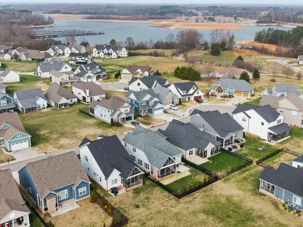 $649,900 | 60 Lake Life Court, Winchester, TN 37398