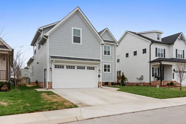 $649,900 | 60 Lake Life Court, Winchester, TN 37398