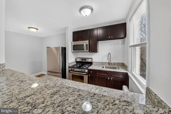 $1,625 | 4703 Ravenswood Road, Unit 25, Riverdale, MD 20737