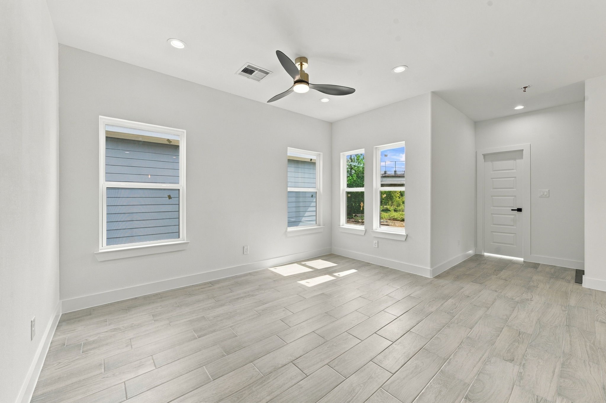 8707 Westcott Road, Unit A B Houston, TX 77016 - Photo 28 of 39 Gallery Image 28