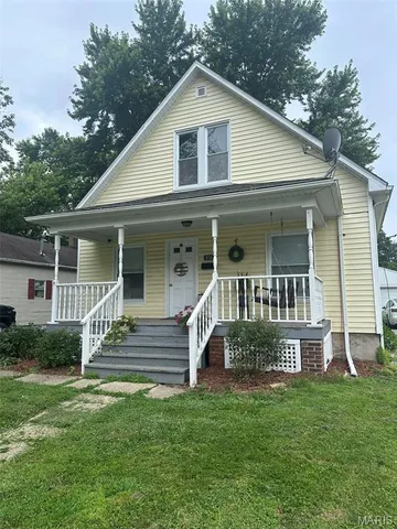 $99,500 | 656 Anna Street, Hillsboro, IL 62049