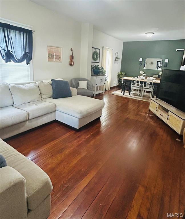 656 Anna Street Hillsboro, IL 62049 - Photo 3 of 12