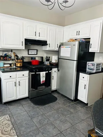 $99,500 | 656 Anna Street, Hillsboro, IL 62049