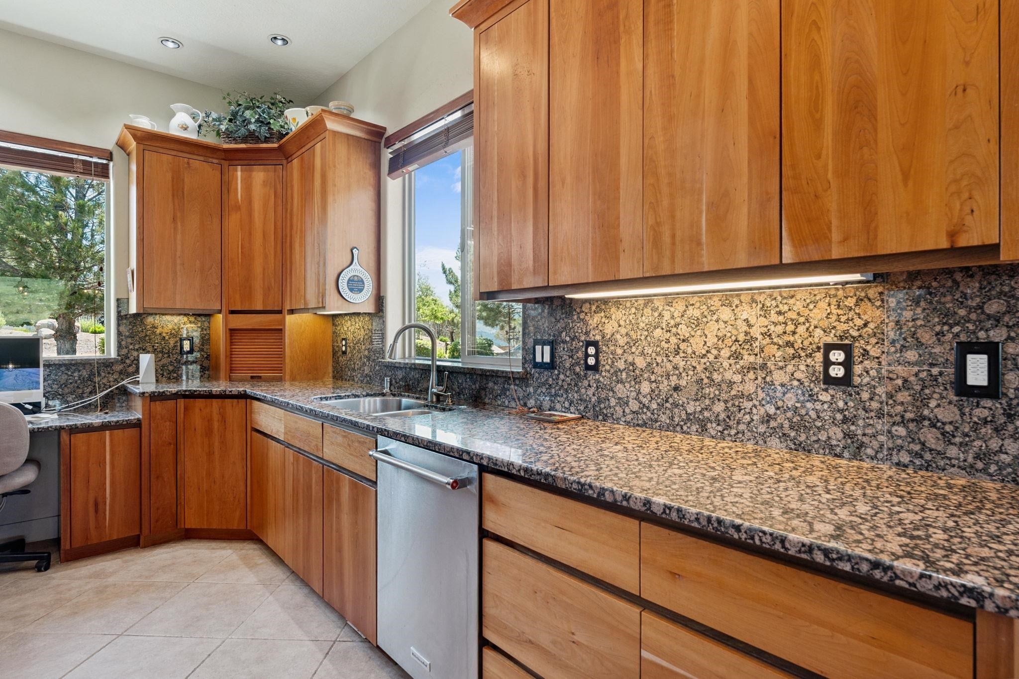 2201 North Whitney Road Pocatello, ID 83204 - Photo 11 of 50 Gallery Image 11