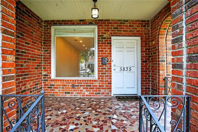$2,000 | 5835 Louis XIV Street, New Orleans, LA 70124