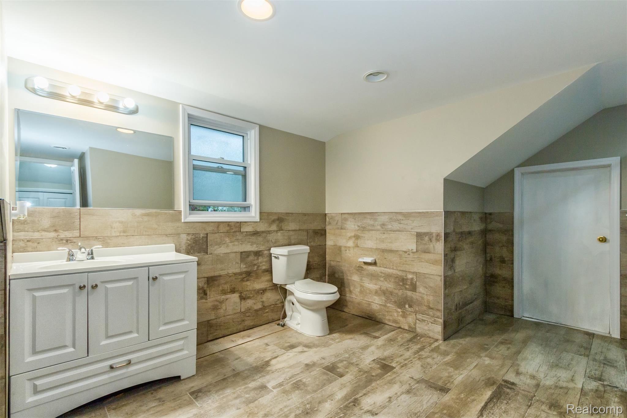 26403 Inkster Road Flat Rock, MI 48134 - Photo 23 of 41 23.jpg
