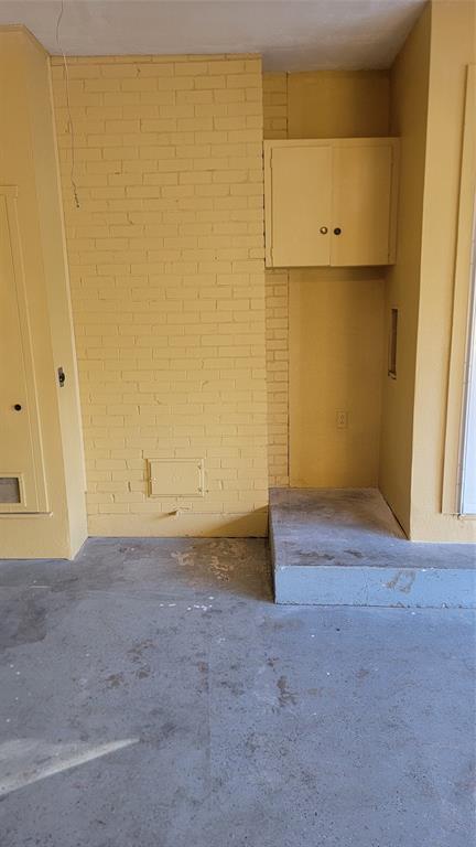 2001 East Alma Avenue Sherman, TX 75090 - Photo 12 of 16 a view of an empty room