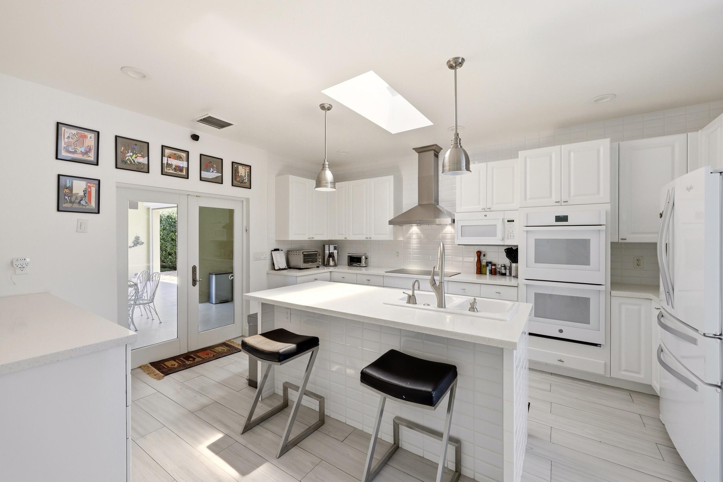 504 Bay Road North Palm Beach, FL 33408 - Photo 5 of 24 15_453a4655