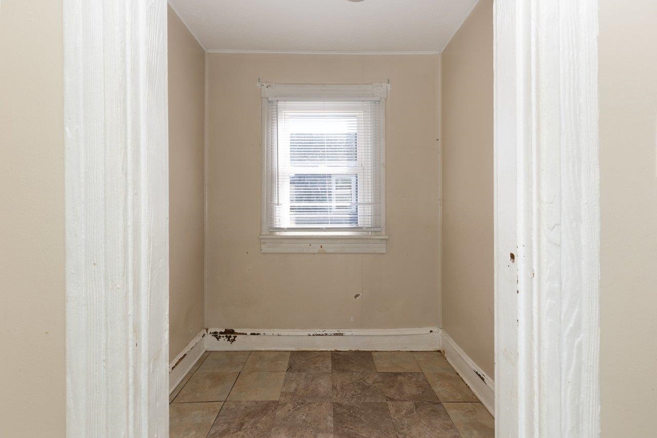 317 West 12th Street Waynesboro, VA 22980 - Photo 20 of 38