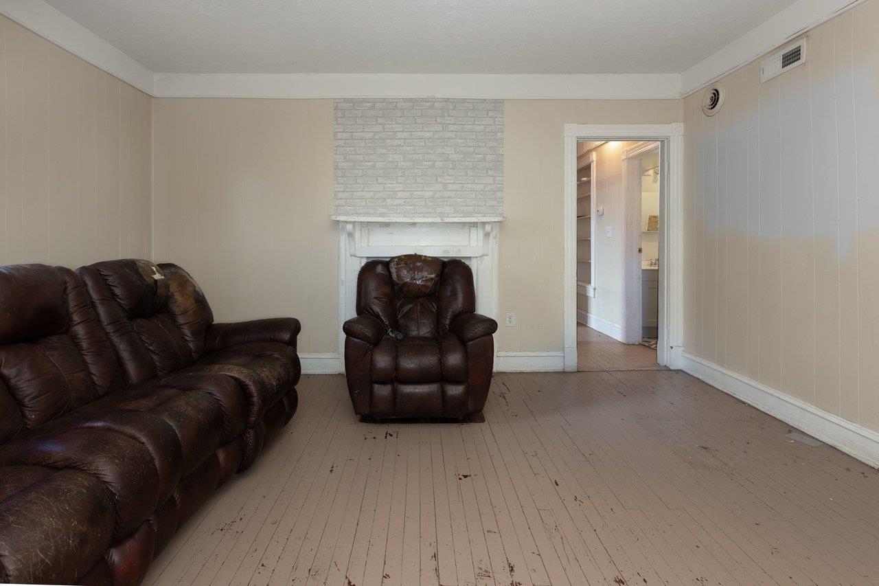 317 West 12th Street Waynesboro, VA 22980 - Photo 4 of 38