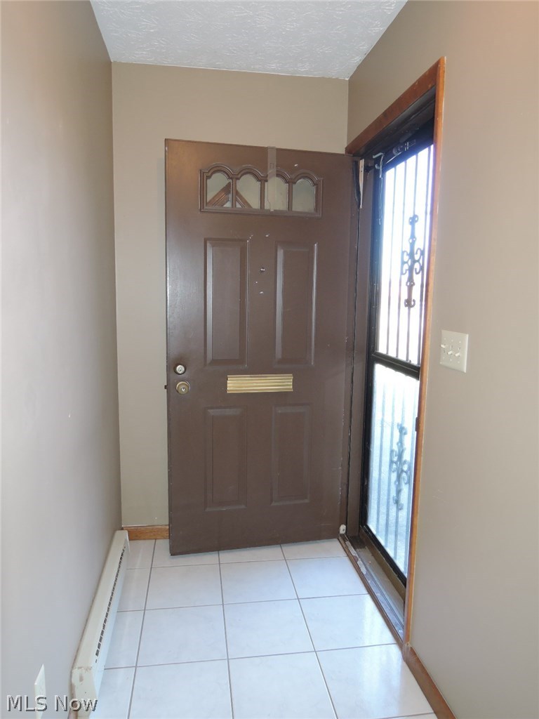 2879 Canfield Road Youngstown, OH 44511 - Photo 2 of 35 Gallery Image 2