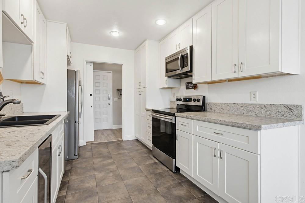 2306 Altisma Way, Unit 215 Carlsbad, CA 92009 - Photo 9 of 27