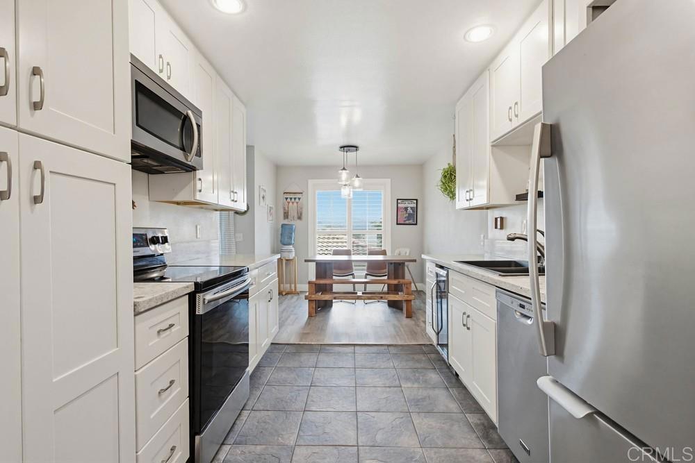 2306 Altisma Way, Unit 215 Carlsbad, CA 92009 - Photo 10 of 27