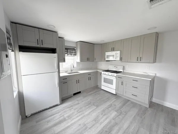 $1,950 | 221 Rte 9W, Haverstraw, NY 10927