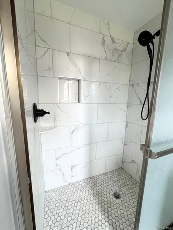 $1,950 | 221 Rte 9W, Haverstraw, NY 10927