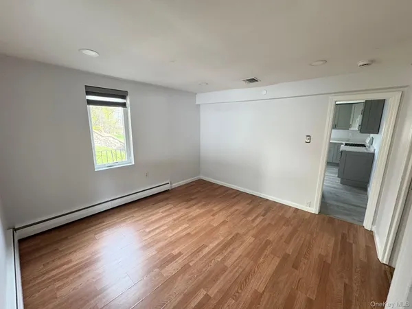 $1,950 | 221 Rte 9W, Haverstraw, NY 10927