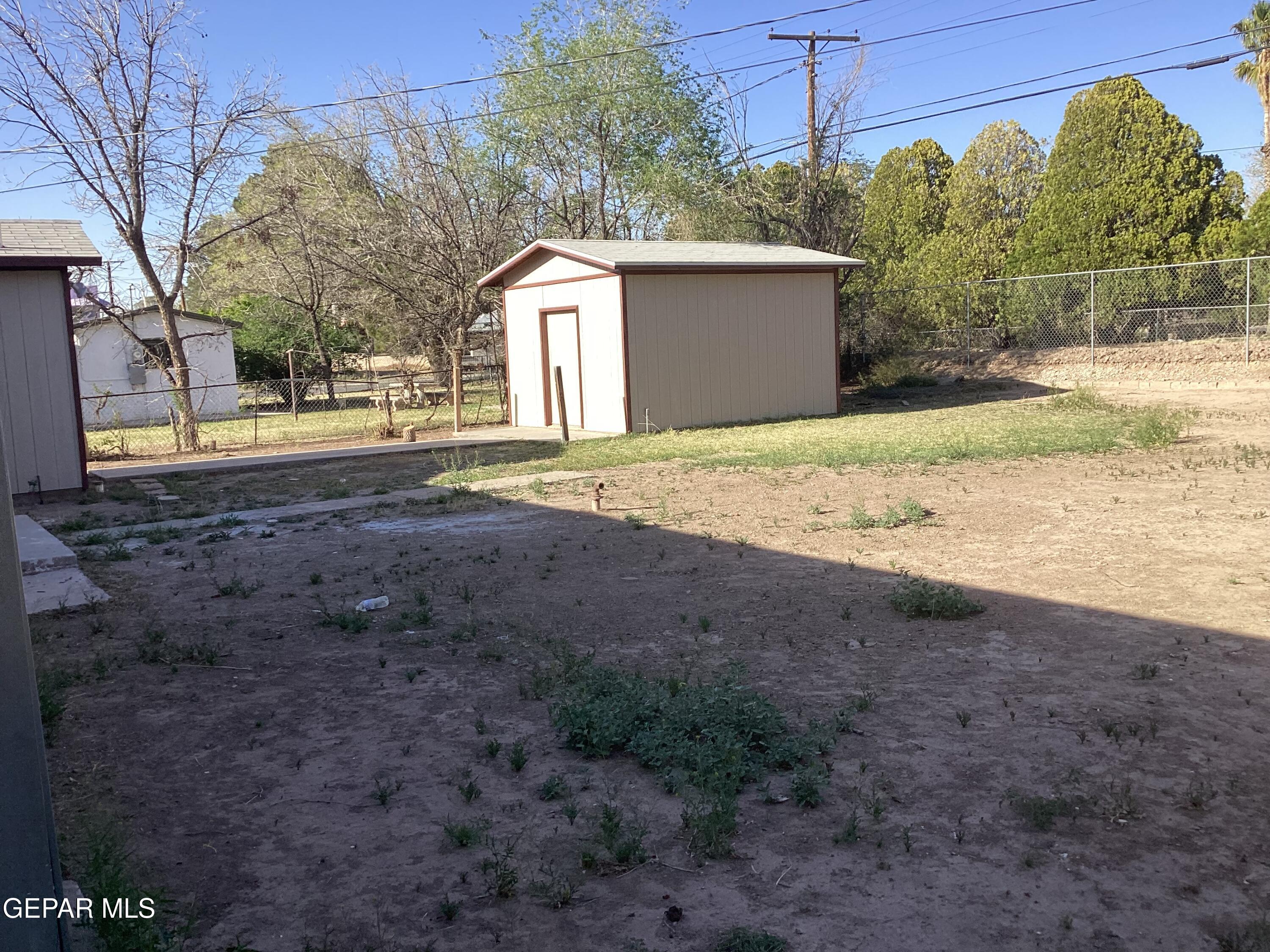 8405 Pinon Street El Paso, TX 79907 - Photo 18 of 21 a view of outdoor space and yard