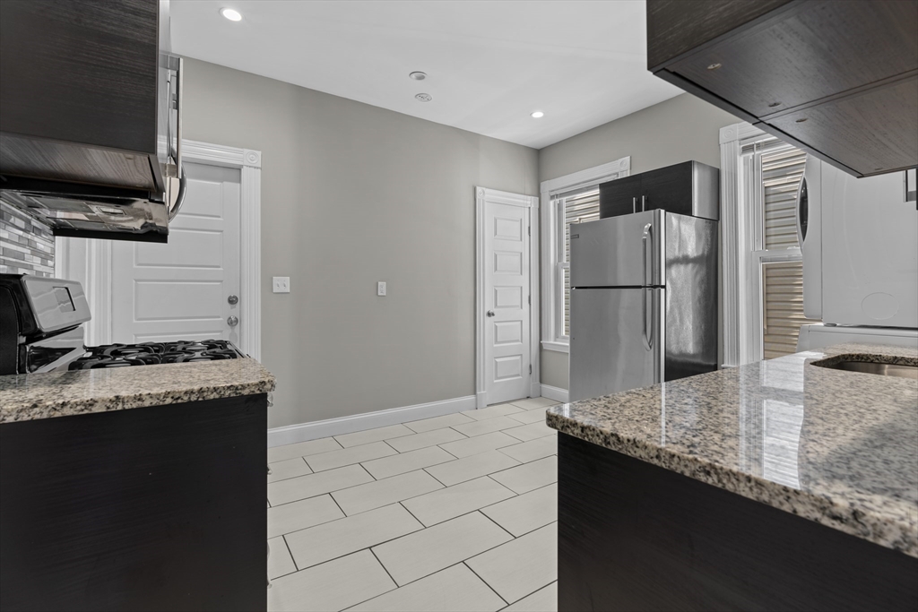 35 Harbor View Street, Unit 2 Boston, MA 02125 - Photo 3 of 28