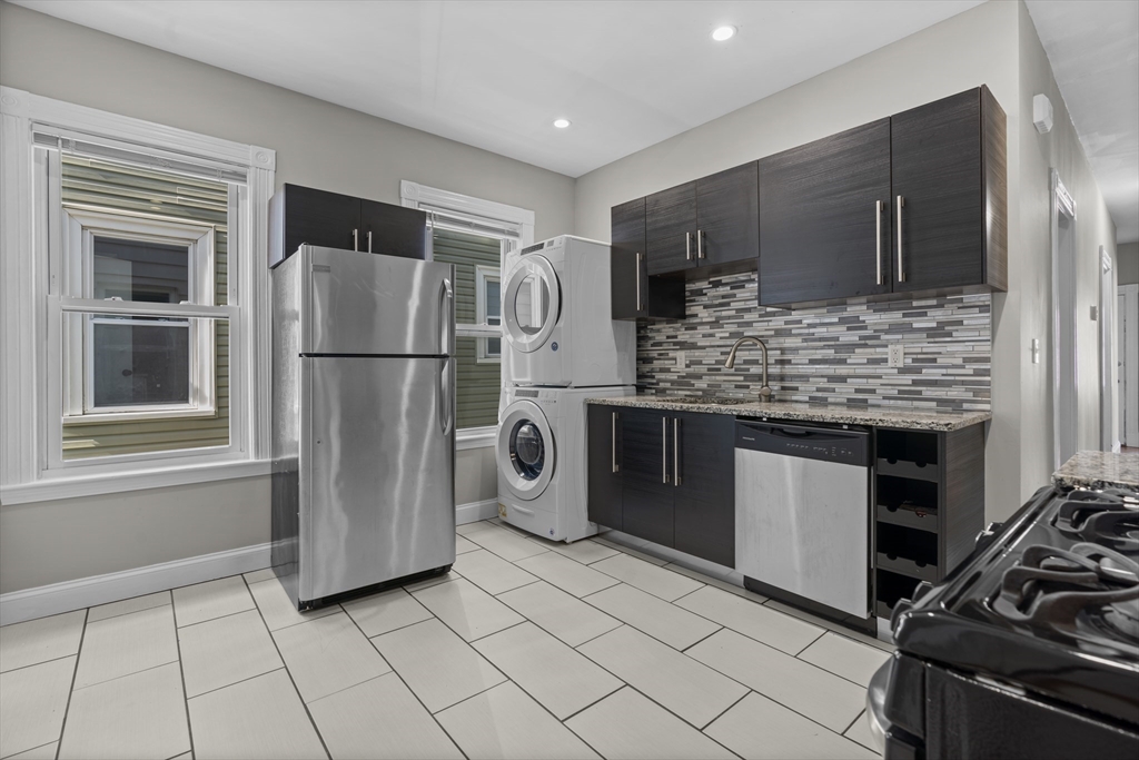 35 Harbor View Street, Unit 2 Boston, MA 02125 - Photo 5 of 28