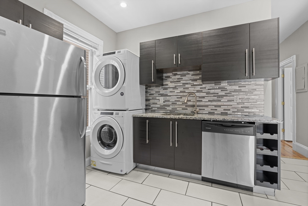 35 Harbor View Street, Unit 2 Boston, MA 02125 - Photo 6 of 28