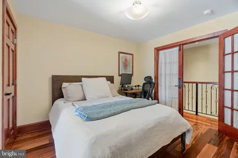 $1,400,000 | 802-10 Locust Street, Unit 201, Philadelphia, PA 19107