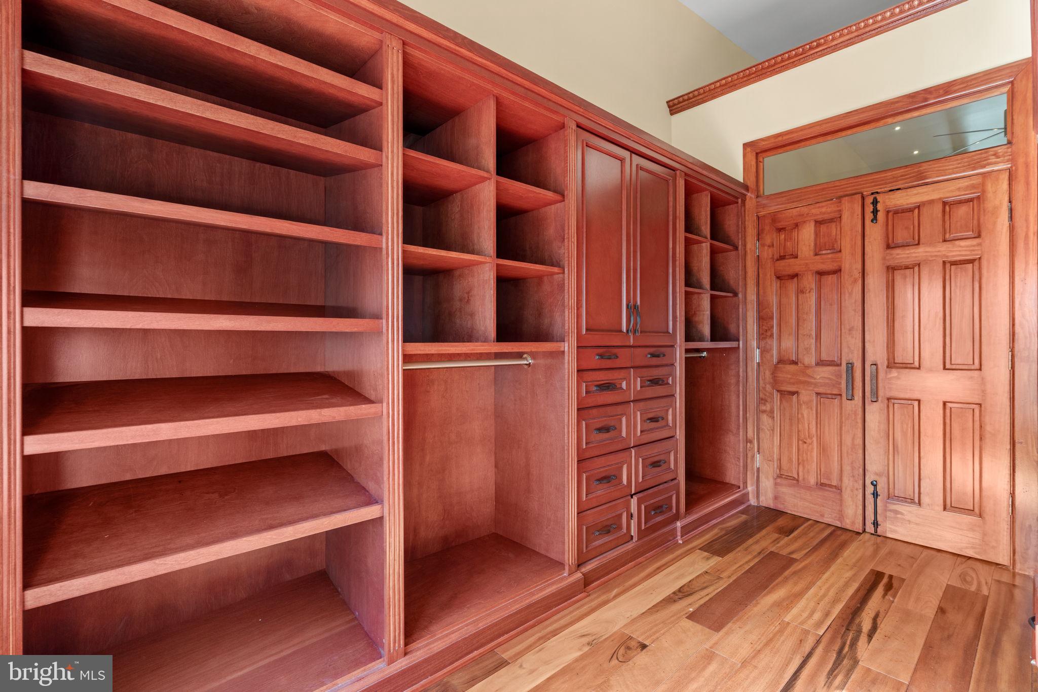 802 Locust Street, Unit 201 Philadelphia, PA 19107 - Photo 38 of 53 Top floor primary suite