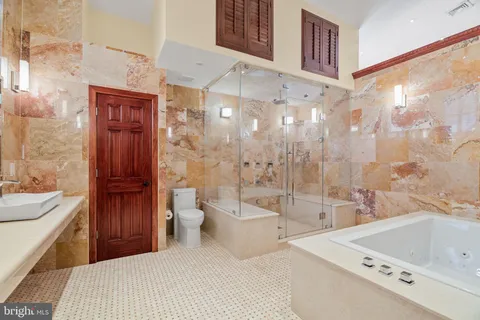 $1,400,000 | 802-10 Locust Street, Unit 201, Philadelphia, PA 19107