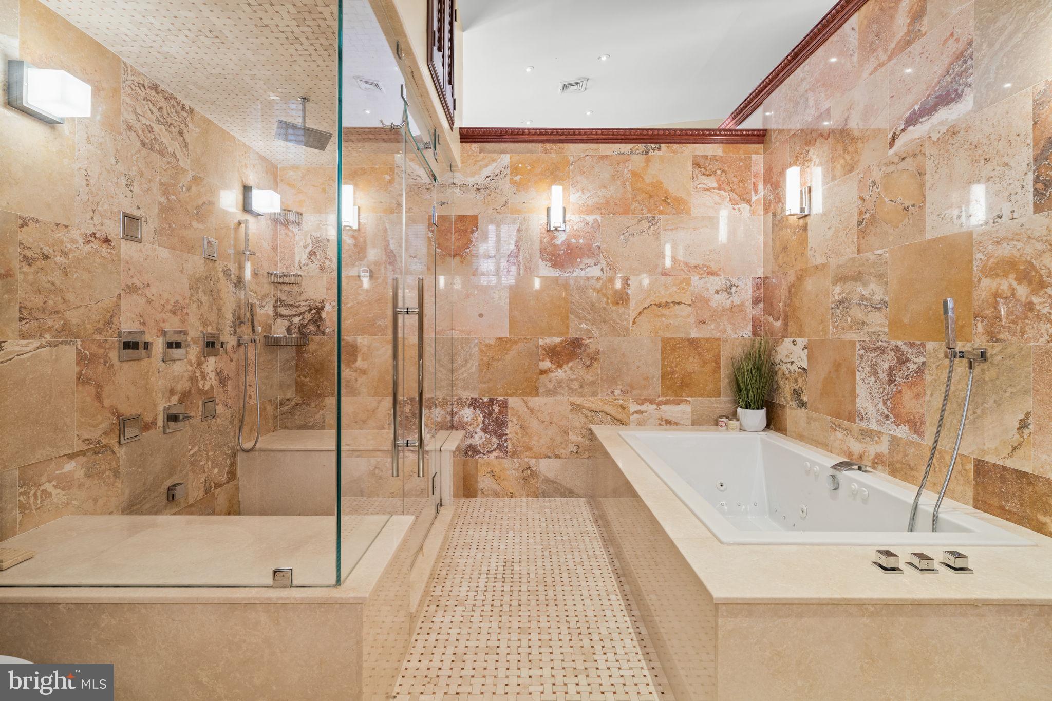 802 Locust Street, Unit 201 Philadelphia, PA 19107 - Photo 42 of 53 Top floor primary suite