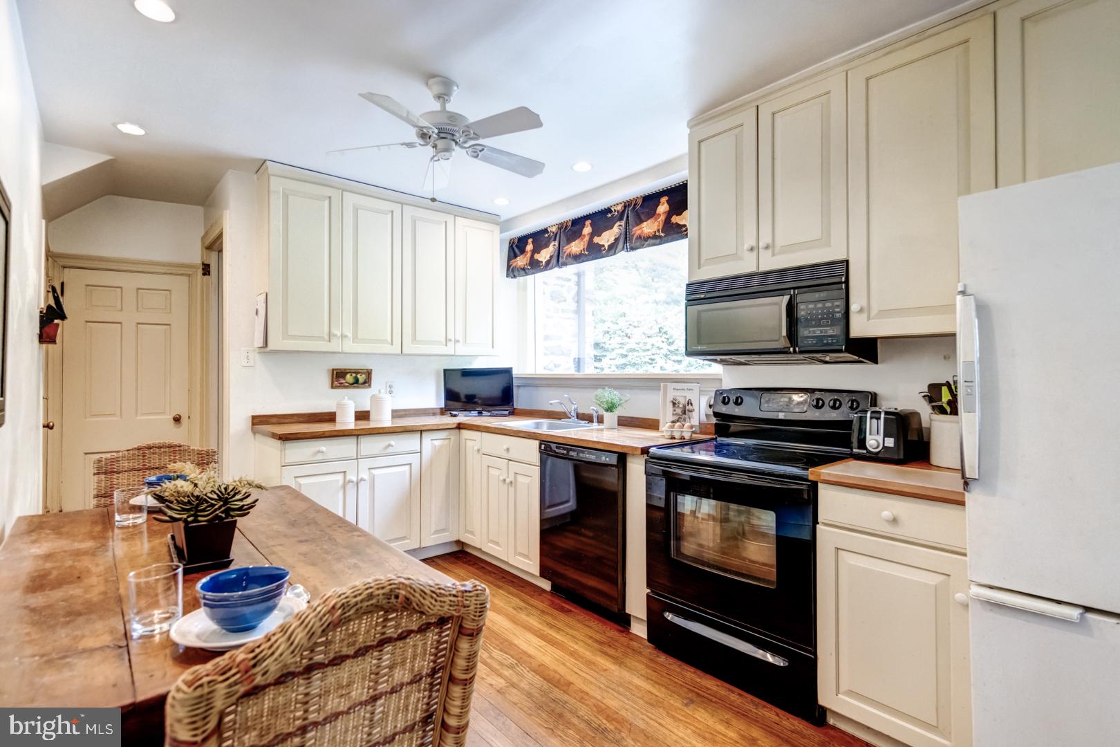 229 Hilldale Road Villanova, PA 19085 - Photo 14 of 40