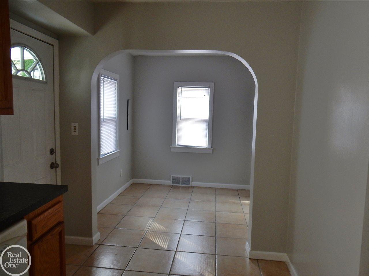 25571 Peter Kaltz Road Warren, MI 48091 - Photo 19 of 35 50027877-18.JPG