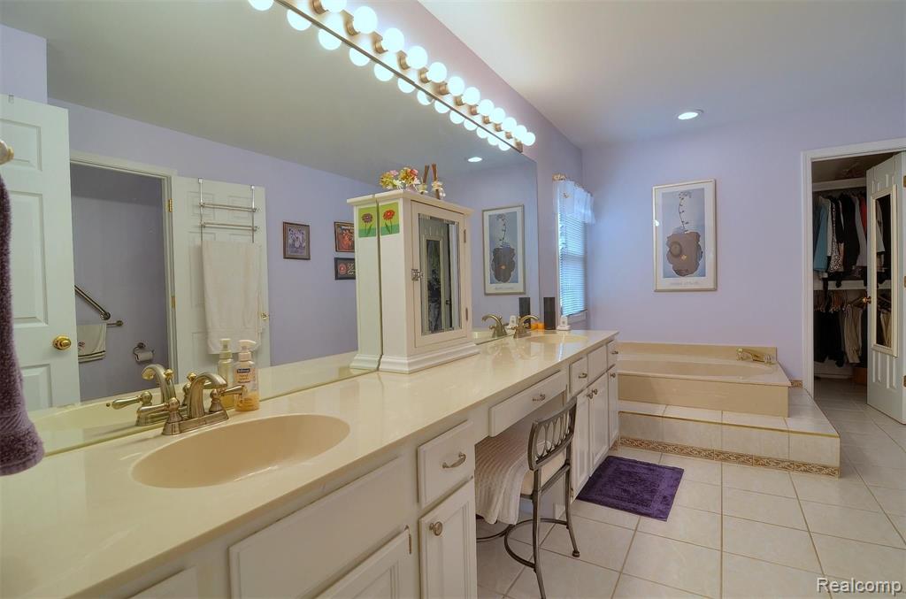 1237 Sandy Ridge Drive Rochester Hills, MI 48306 - Photo 25 of 35