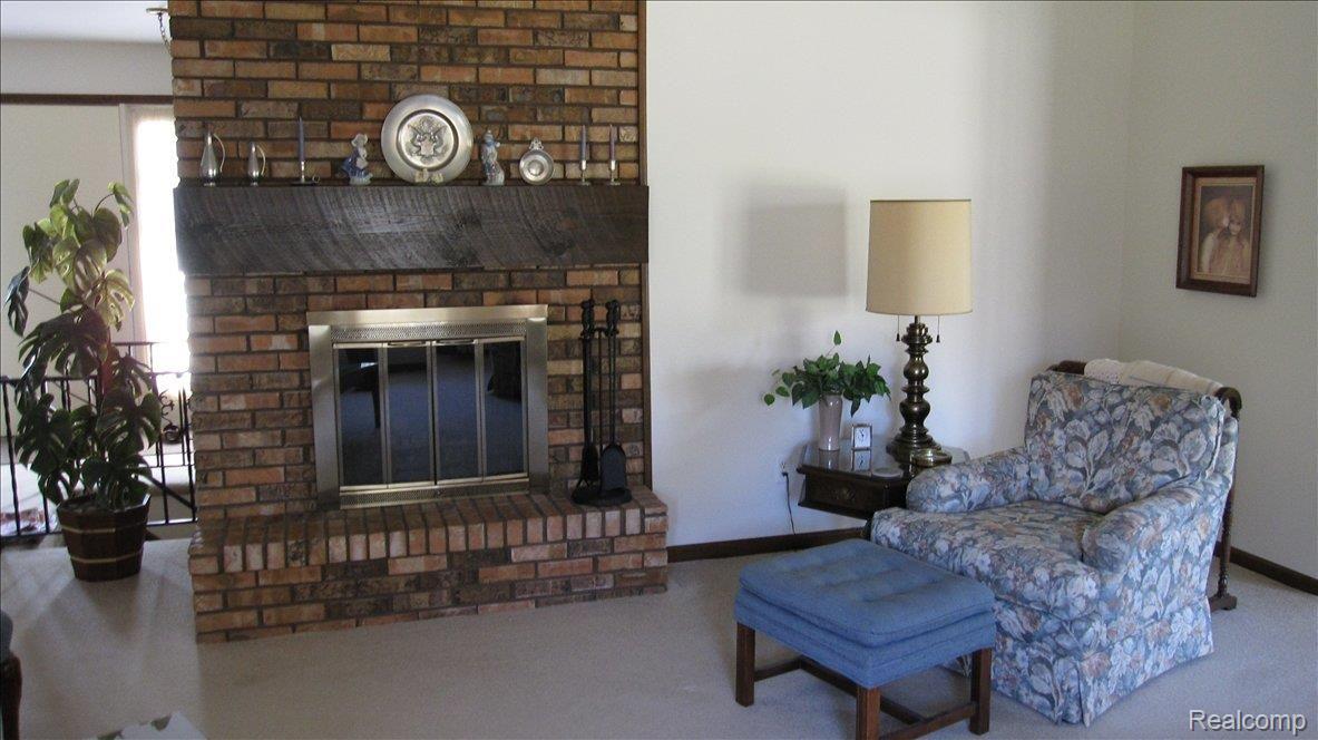 4000 Pleasant Valley Road Brighton, MI 48114 - Photo 12 of 13 Living Room