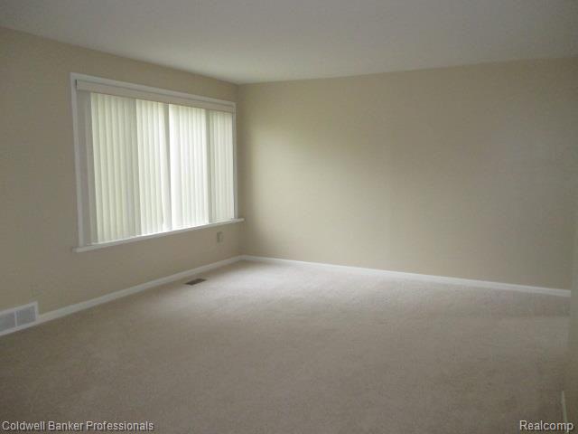 2870 Hickory Lawn Road Rochester Hills, MI 48307 - Photo 6 of 21