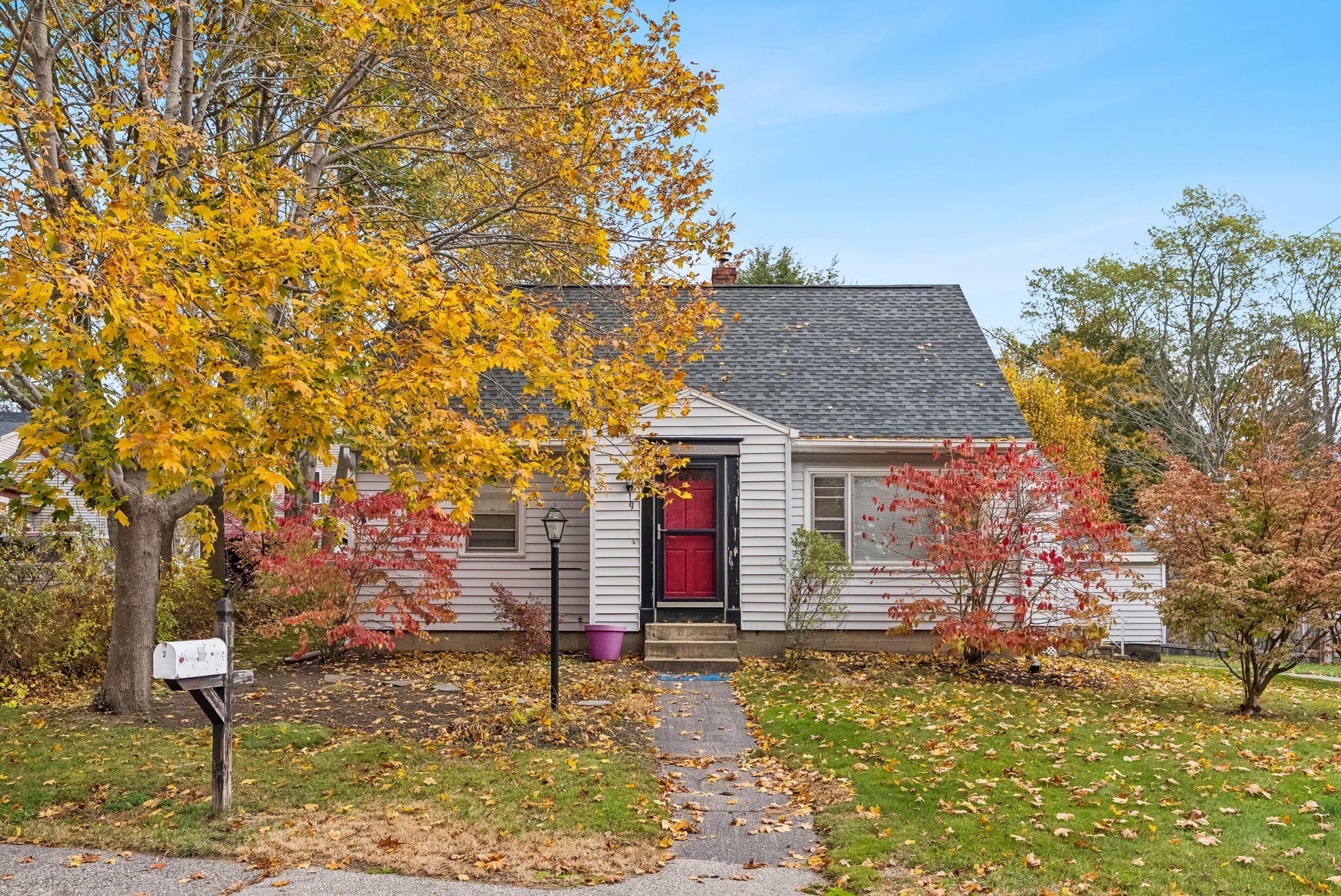 9 Parsons Street Kennebunk, ME 04043 - Photo 3 of 24 DSC02125