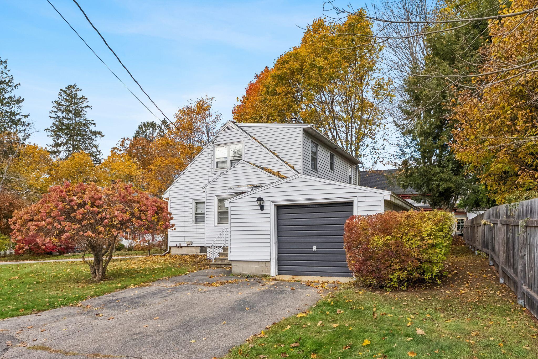 9 Parsons Street Kennebunk, ME 04043 - Photo 5 of 24 DSC02135