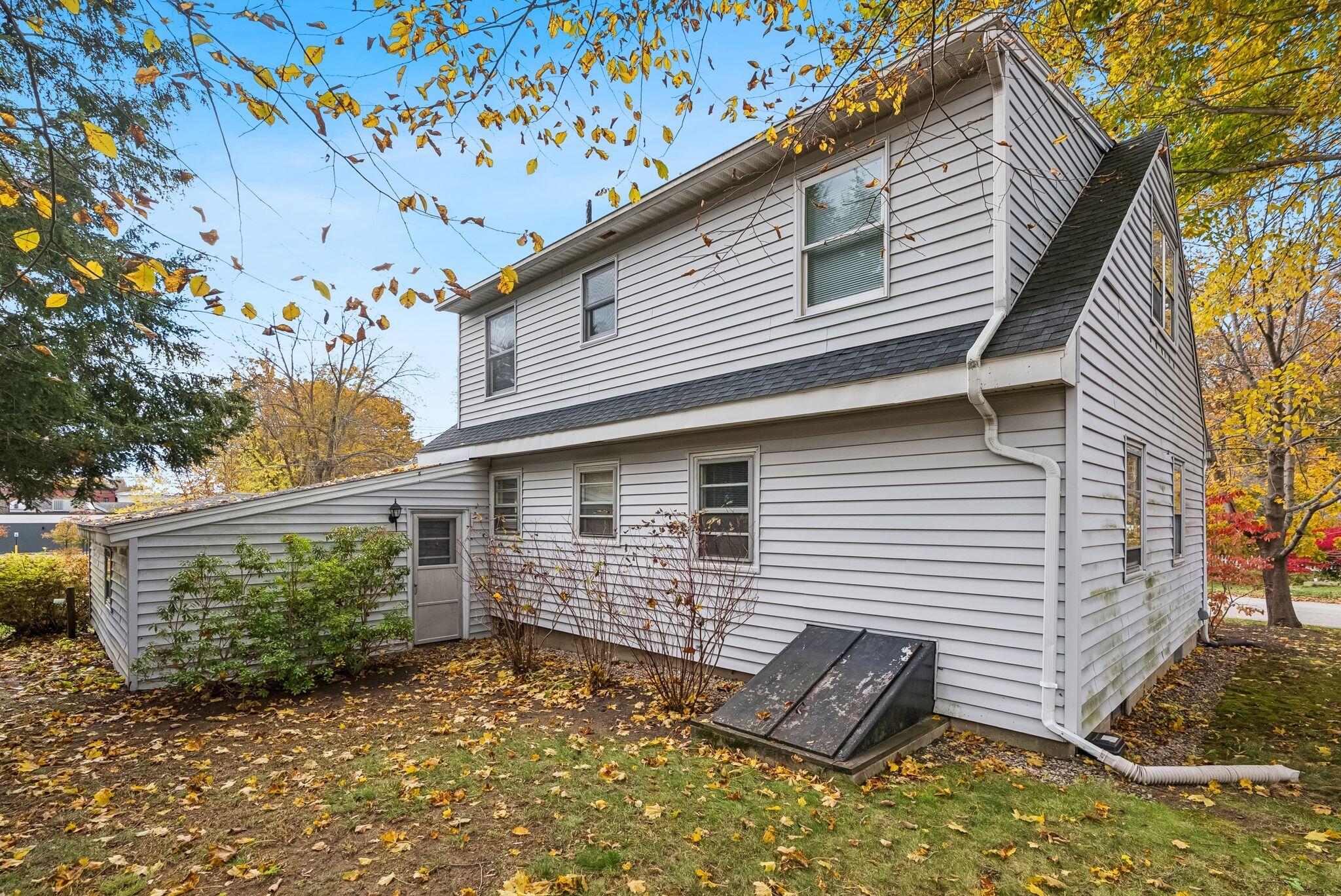 9 Parsons Street Kennebunk, ME 04043 - Photo 7 of 24 DSC02145