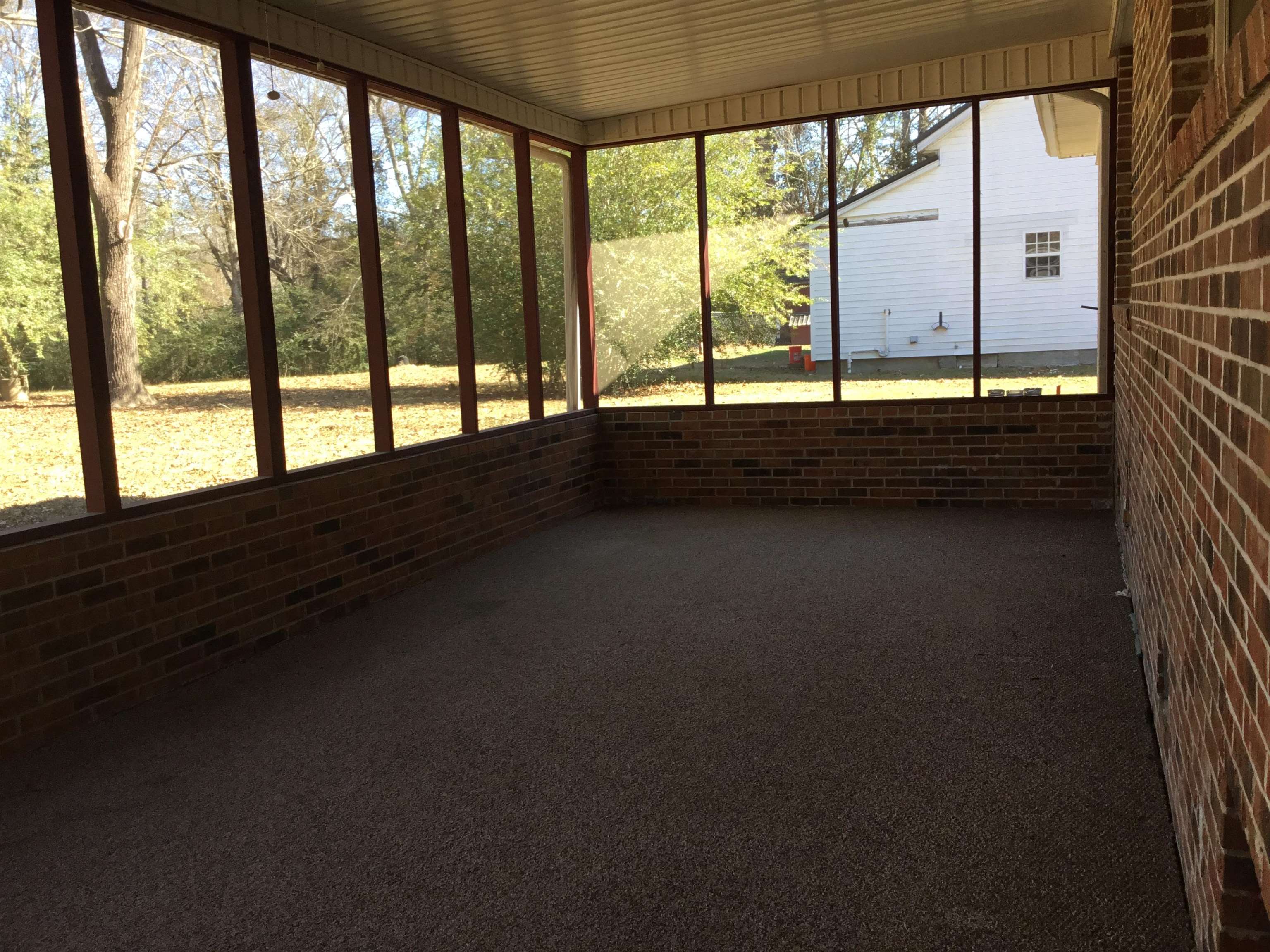 47735 69th Highway Saltillo, TN 38370 - Photo 14 of 21 a view of an empty room and window