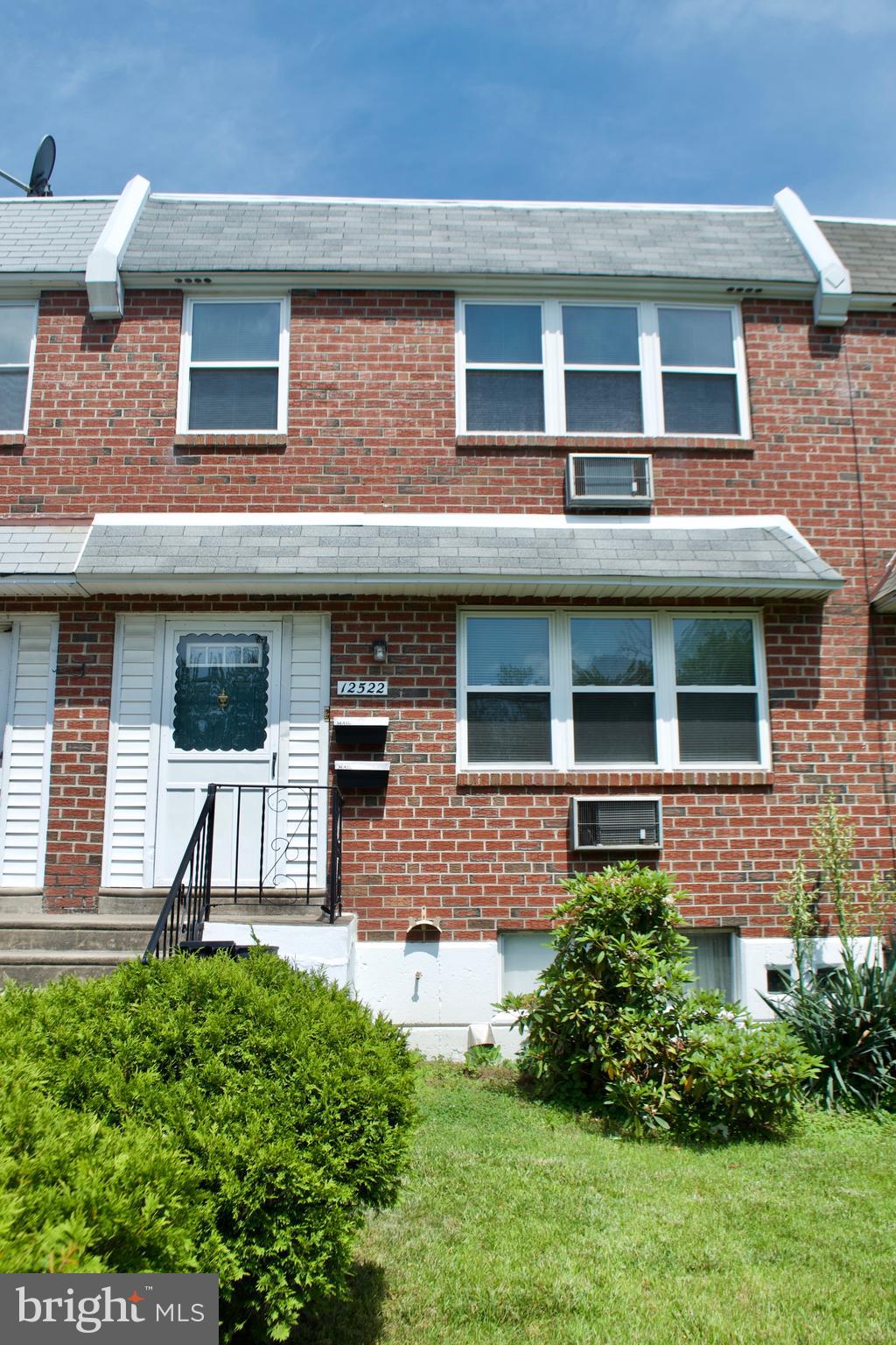 12522 Knights Road Philadelphia, PA 19154 - Photo 2 of 36 Gallery Image 2
