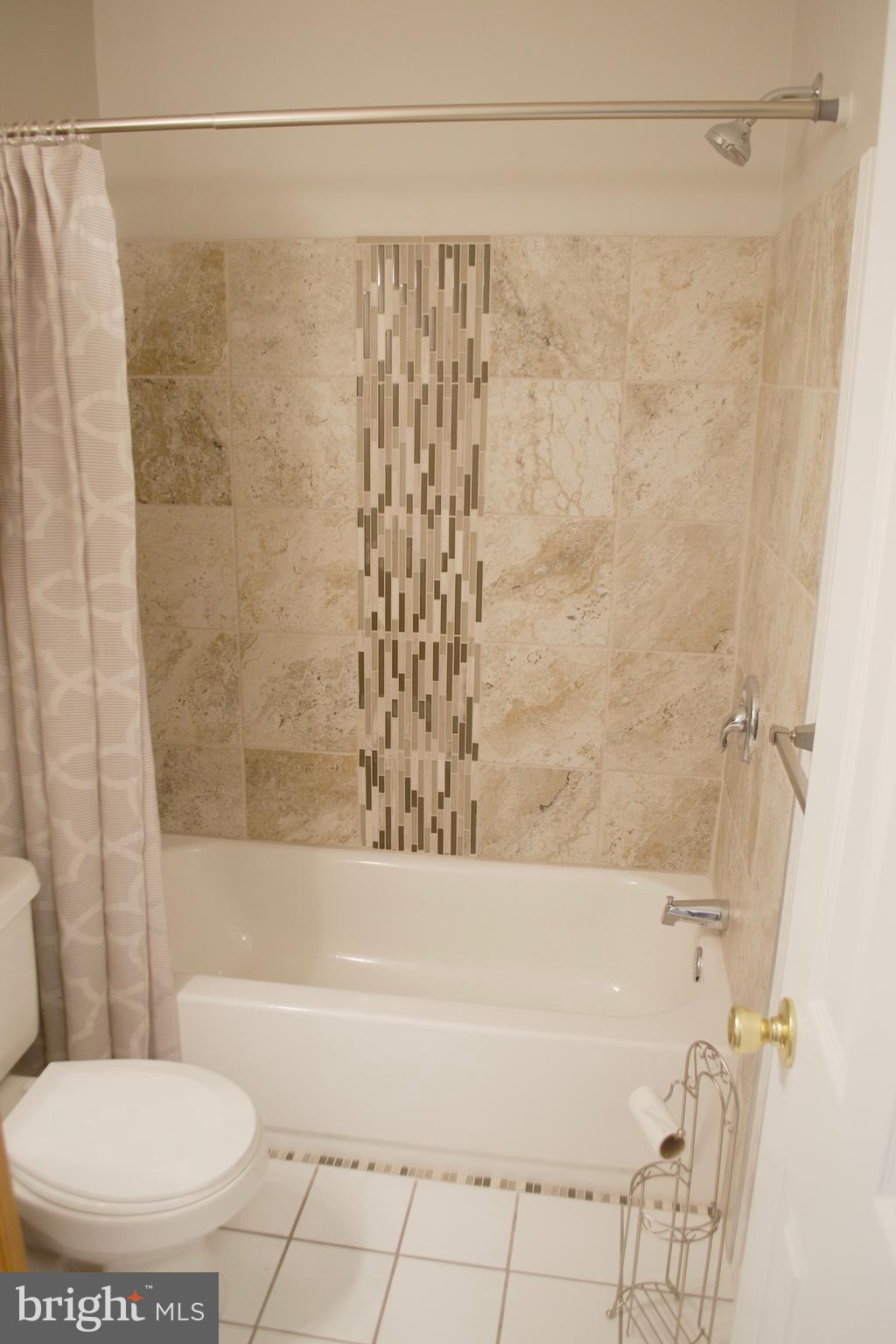 12522 Knights Road Philadelphia, PA 19154 - Photo 12 of 36 Gallery Image 12