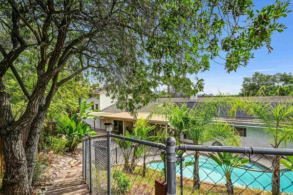 $1,499,990 | 3056 Overhill Drive, Vista, CA 92084